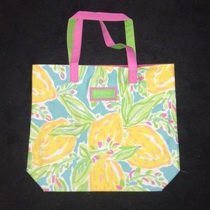 Tote bag